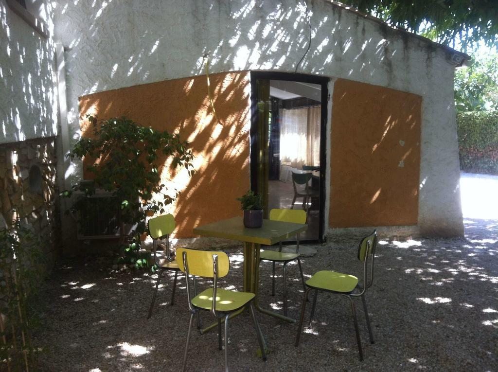 Du Cote De Chez Soi Hotell La Ciotat Rum bild